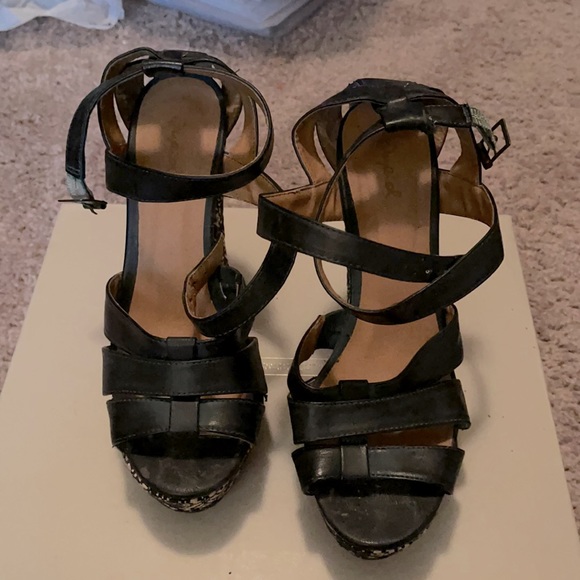 Emerald Green Platform - Picture 1 of 5